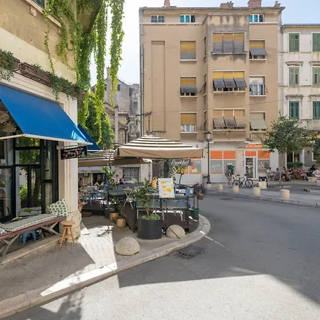 Apartment 385 Luxury Split