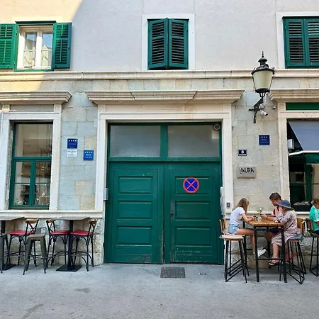 385 Luxury Apartman *